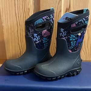 Bogs Kids Rain Boots - Black and Blue with Pattern